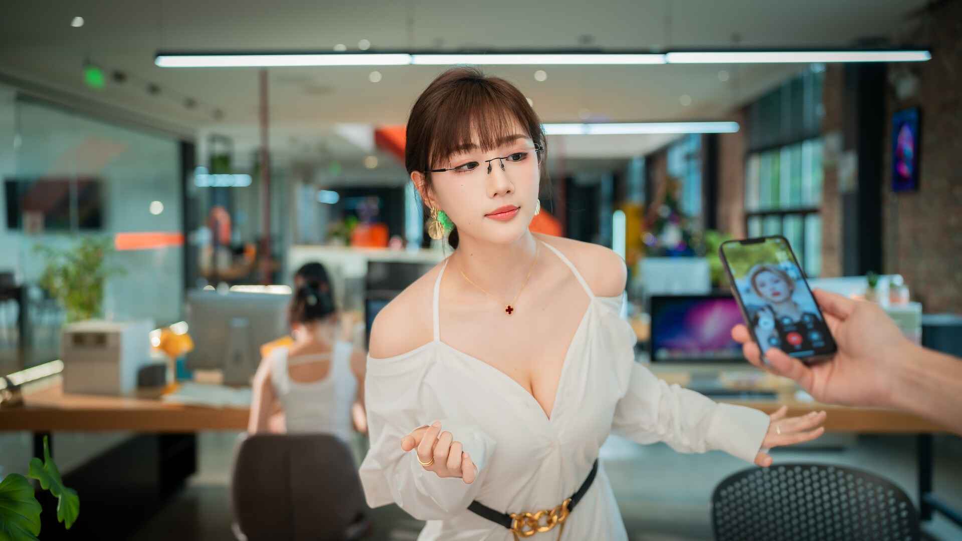 完蛋我被美女包围了之前传截图7